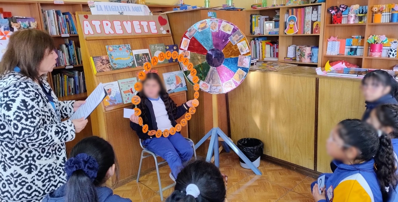 La BiblioCRA organizó el “Rosco de Fiestas Patrias”